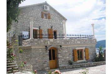 Montenegro Privát Lepetane, Exterior